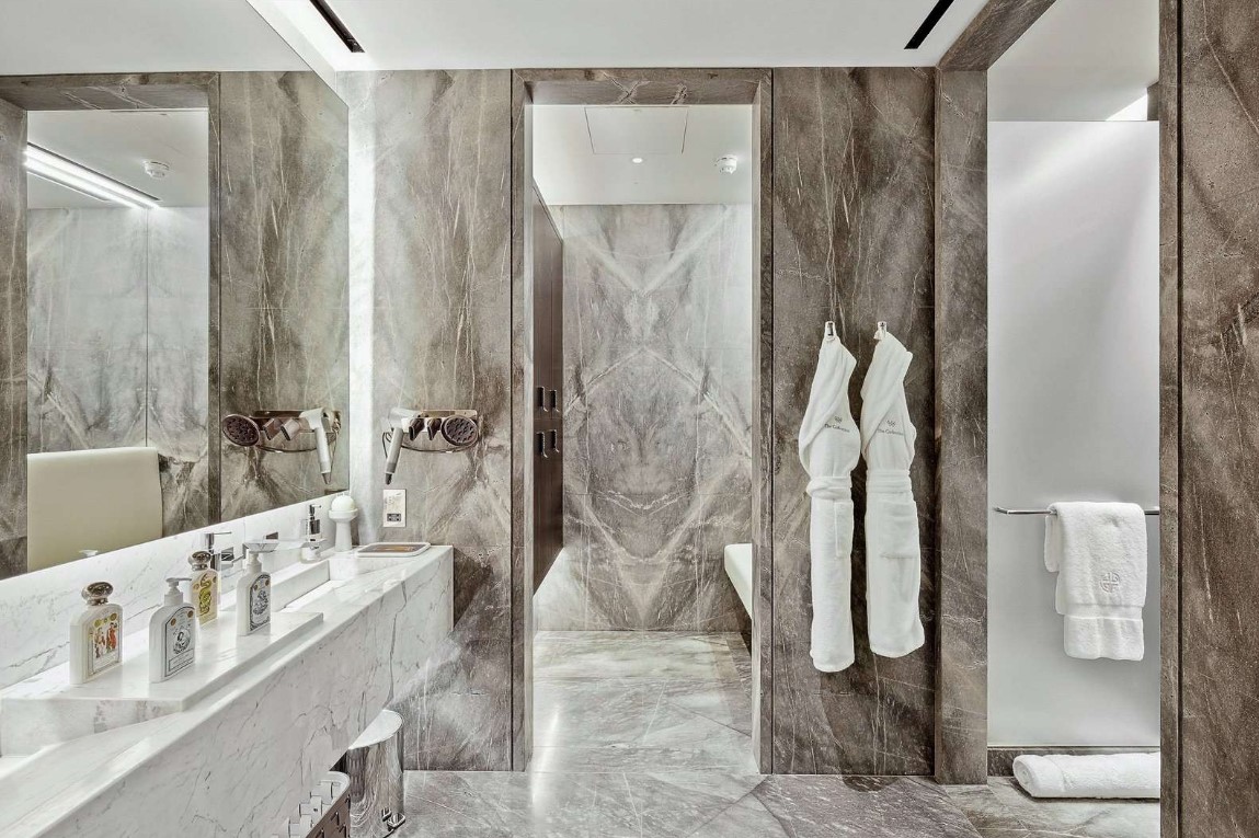Belgravia Gate Apartment Bathroom 2