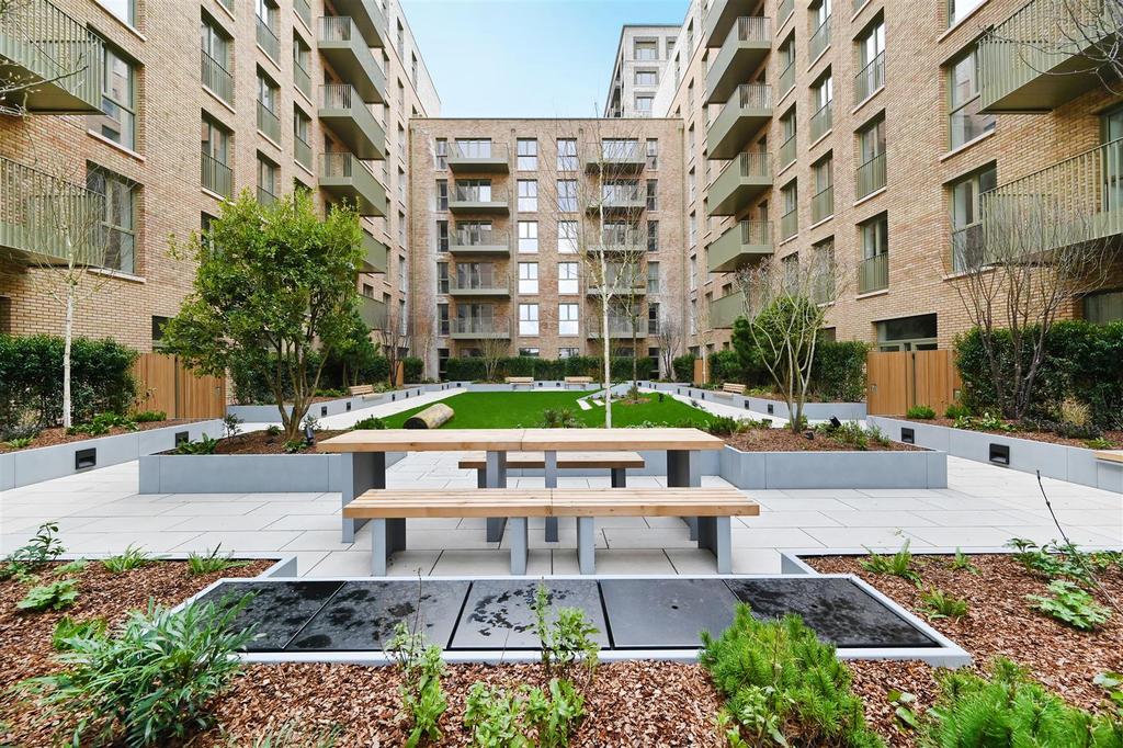 Brent Cross Town Courtyard 2