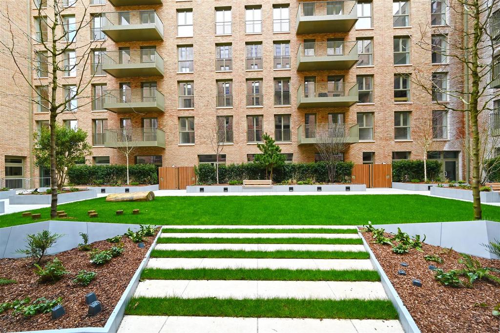 Brent Cross Town Courtyard 3