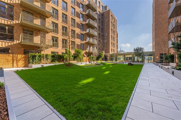 Brent Cross Town Courtyard 4